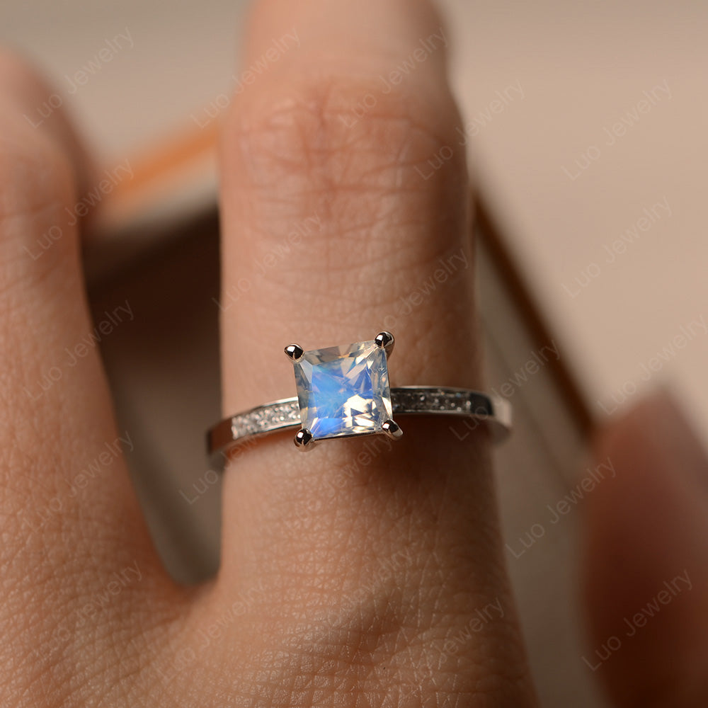 Amory: 2.11 Carat princess cut engagement ring | Nature Sparkle